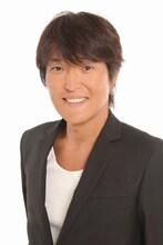 「WOWOW 3月の無料放送アカデミー賞も！釣りバカも！春のエンタメ満開まつり」のMCを務める千原ジュニア。