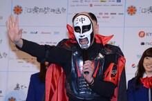 パラパラ漫画「振り子」映画化に期待を寄せる鉄拳。