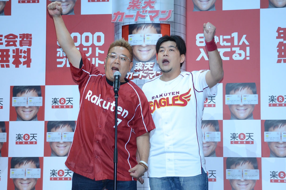 ショートコントを披露したサンドウィッチマン。