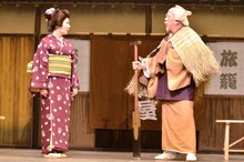 （左から）末成由美、西川きよし。