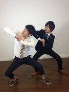 真顔がポイント、流れ星「ひじ祭り」振付け教則動画公開