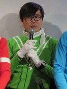 グリーン役のラバーガール飛永。