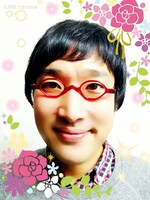 「LINE camera×よしもと『愛のビューティバトル』」で「ナチュラルビューティ部門」にノミネートされた南海キャンディーズ山里の加工写真。