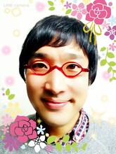 「LINE camera×よしもと『愛のビューティバトル』」で「ナチュラルビューティ部門」にノミネートされた南海キャンディーズ山里の加工写真。