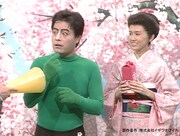 ゲストの松本伊代（右）。