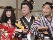 ゲストの松本伊代（左）。