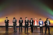 漫才を披露し終えたコント芸人の（左から）ダブルブッキング黒田、トップリード和賀、ダブルブッキング川元、巨匠、ラブレターズ、トップリード新妻。