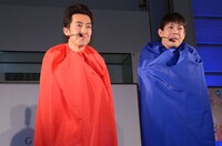 新衣装の披露直前のテツandトモ。