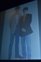 芸人として最初に撮影されたナインティナインの宣材写真。岡村（右）は自身が着ているジャケットについて「吉本の女性の社員さんから借りたもの」と振り返った。