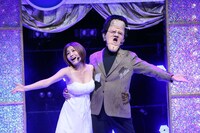 「マジ歌選手権」出演時の劇団ひとり（右）。(c)テレビ東京