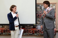 石井一久とのかみ合わないトークを繰り広げるチャド・マレーン。