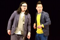 フルフロンタル。右が岡田、左が黒田。