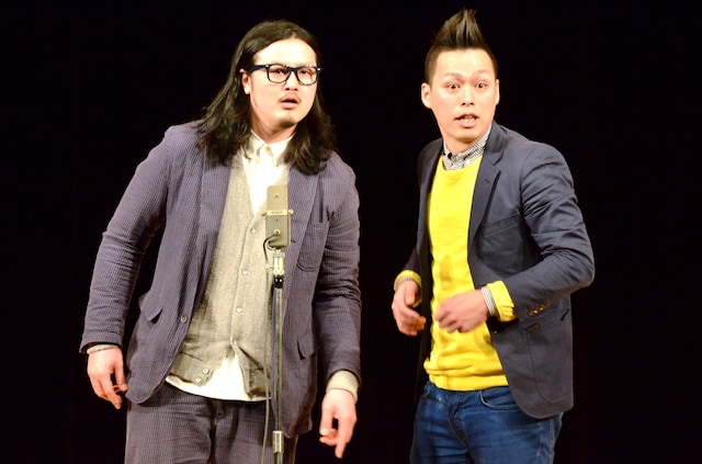 フルフロンタル。右が岡田、左が黒田。