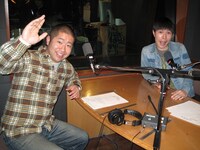 ラジオ番組「ハライチの岩井ラジオ、時々、澤部」（TOKYO FM）収録中のハライチ。