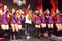 BKB（中央）とBerryz工房。