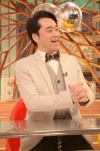 番組MCのバナナマン設楽