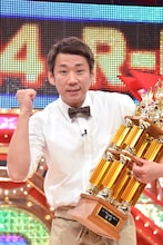 「東洋水産R-1ぐらんぷり2014」で優勝したやまもとまさみ。