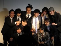 宣材写真撮影中の（株）ウォータームーン。