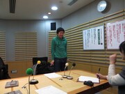 「この喜びを新ギャグに」とムチャぶりされ、既存のギャグ「ガリラッパ」を出し、またも村本に怒られる中川。