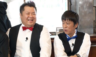 「腹ペコ！なでしこグルメ旅」司会のブラックマヨネーズ。