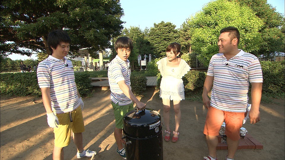 DVD「日曜×芸人」Vol.4の一場面。(c)2014 テレビ朝日