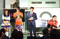 東京03と佐野ひなこ（左端）。