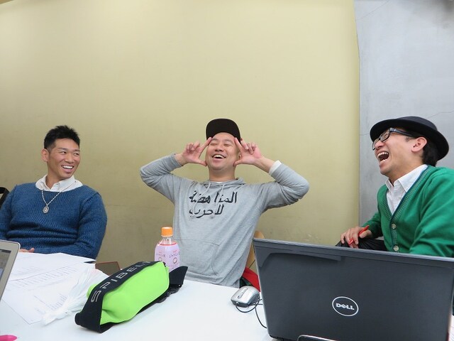 オードリーの漫才を練習するレイザーラモンとどきどきキャンプ佐藤。