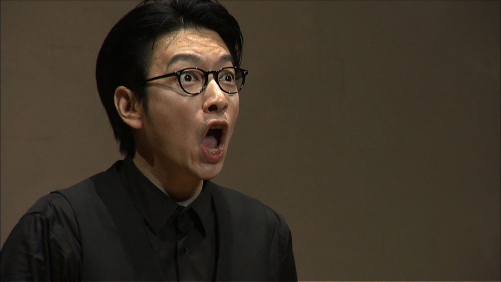 「LIVE POTSUNEN 2013『P+』 / 小林賢太郎テレビ ライブポツネン in ヨーロッパ」に収録されるワンシーン。