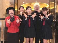 大阪・なんばグランド花月にて行われた「学生キャンペーン」1万人記念イベント。(c)吉本興業
