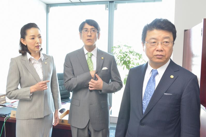 「慰謝料弁護士～あなたの涙、お金に変えましょう～」第11話。(c)ytv