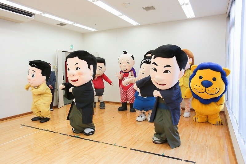 「NSC“スーツアクター”養成カリキュラム」発表会見の様子。(c)吉本興業