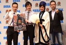 「THE WORLD of THREE KINGDOMS」のプレス向け発表会に出席したかもめんたる（左）。