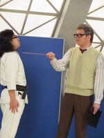 「コントな奴ら」収録中の長谷川と中岡。