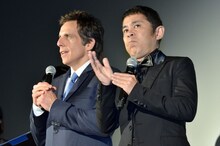 ナインティナイン岡村（右）と、ベン・スティラー（左）。