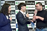 ピースとレイザーラモンRG（右）。