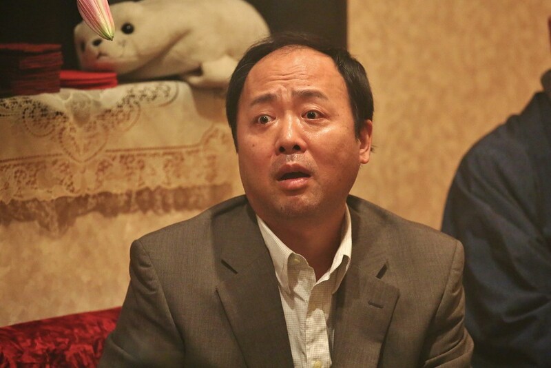 「リバースエッジ 大川端探偵社」出演のマキタスポーツ。(c)テレビ東京　