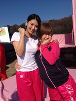 「がんばれ！エガちゃんピン5 アルティメット」に出演する、AKB48の倉持明日香（左）、大家志津香（右）。