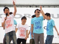 オープニングのMCを務めたガレッジセール。