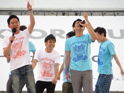 オープニングのMCを務めたガレッジセール。