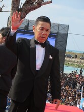 「LIFE！」の吹き替えキャスト・ナインティナイン岡村。