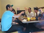 「えがお∞（むげんだい）プロジェクト パンサーと2日間のトリプルデートができるin沖縄」の様子。