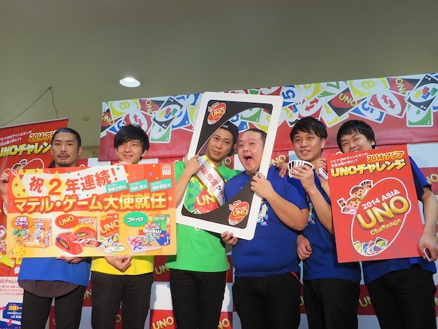 沖縄・トイザらス・ベビーザらス那覇新都心店にて、「Mattel Game Fair（マテルゲームフェア）」に登場したパンサーとジューシーズ。