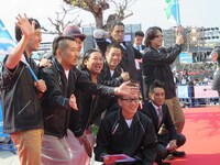 ファミリーマート応援のFUJIWARA、ペナルティ、ユウキロック、ロバート。