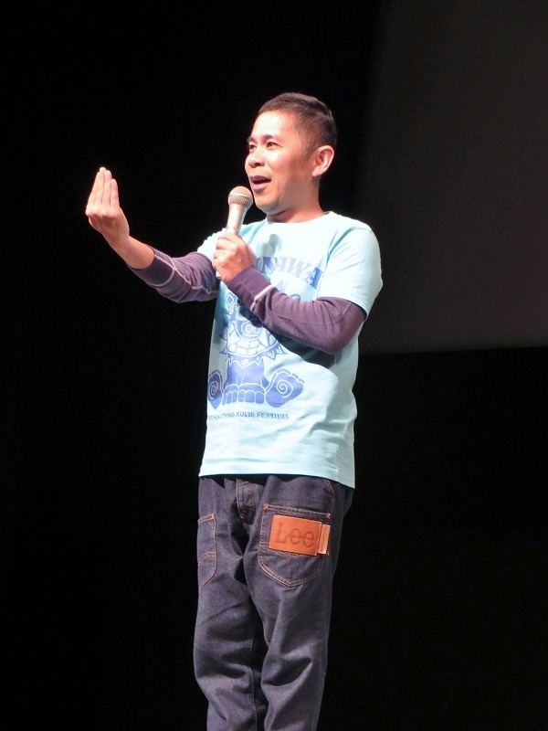 アフレコで微動だにしなかったという岡村。