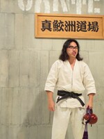 「コントな奴ら」コントの一場面。