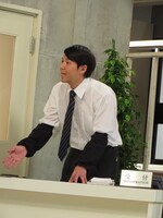 「コントな奴ら」コントの一場面。