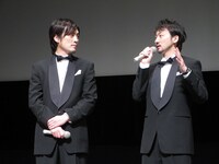 波岡は「映画見終ったら趙がすごくカッコよく見える」と絶賛。