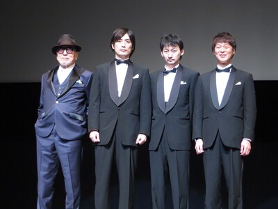 映画「ベイブルース　～25歳と364日～」の舞台挨拶に登場した高山トモヒロ、波岡一喜、・趙民和（右から）。