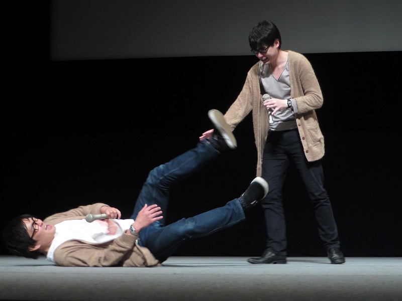 「転ぶと笑いがとれる」とジョニーに言われ、とんでもない転び方で会場を凍り付かせた徳井。