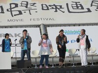 エハラマサヒロチームの村上ショージ、渡辺直美、魅川憲一郎（写真右から）。